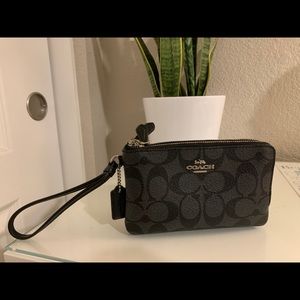 NEVER USED: Coach Wristlet Wallet